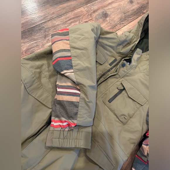 Burton Boys Large Snowboarding jacket - Picture 3 of 7